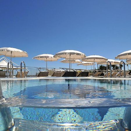 Hotel Gradara เบลลาเรีย-อีเจอา มารีนา ภายนอก รูปภาพ