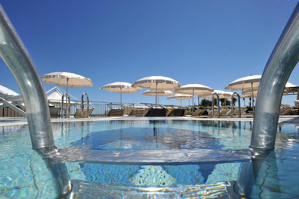 Hotel Gradara เบลลาเรีย-อีเจอา มารีนา ภายนอก รูปภาพ