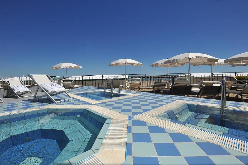 Hotel Gradara เบลลาเรีย-อีเจอา มารีนา ภายนอก รูปภาพ